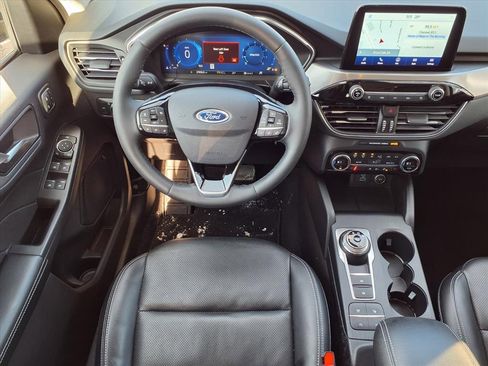 Used 2021 Ford Escape Titanium w/ Class II Trailer Tow Package image 6