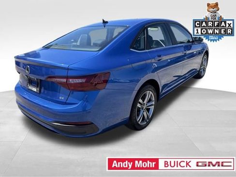 Used 2024 Volkswagen Jetta SE FWD image 11