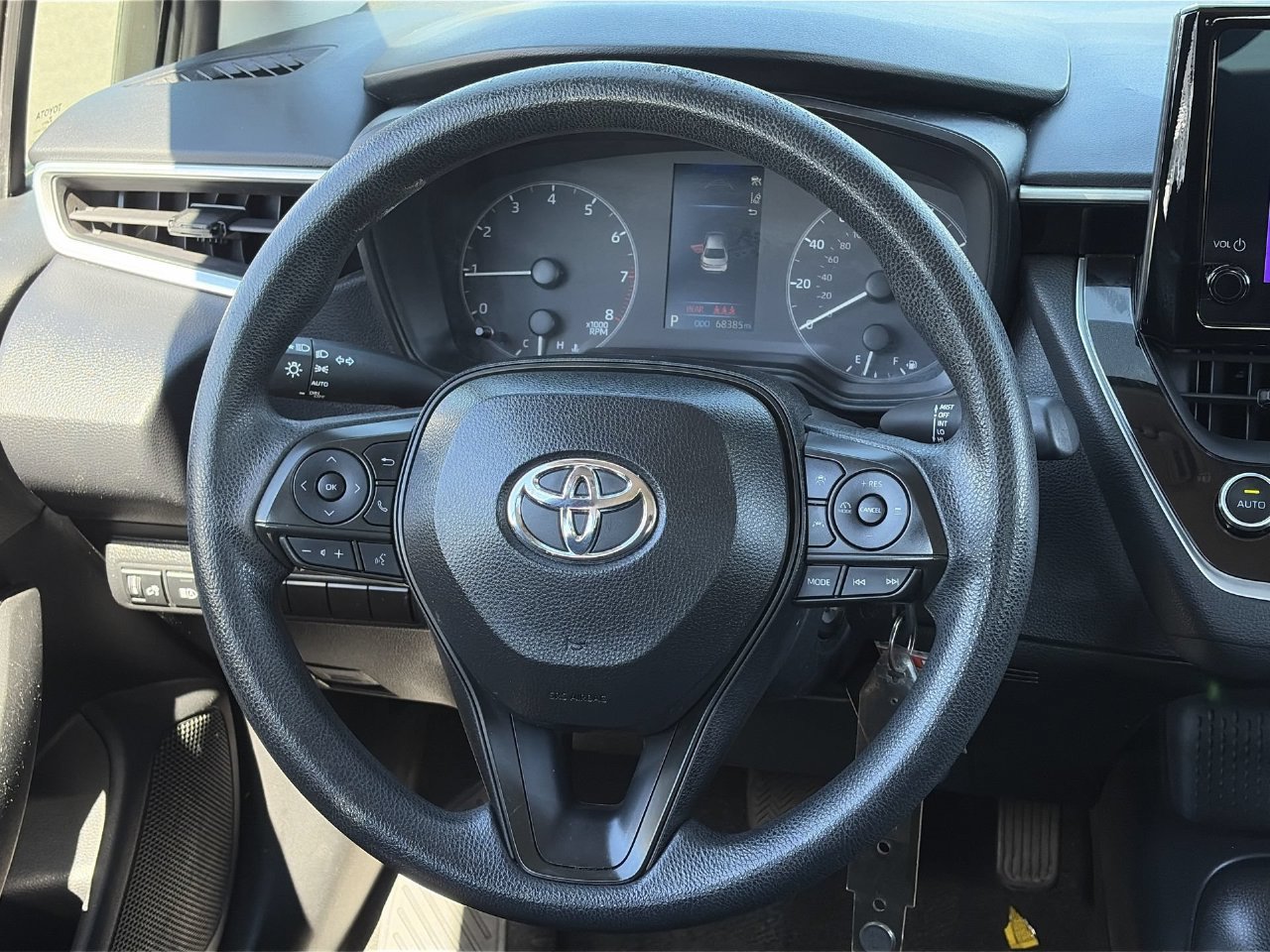 Used 2023 Toyota Corolla LE FWD image 13
