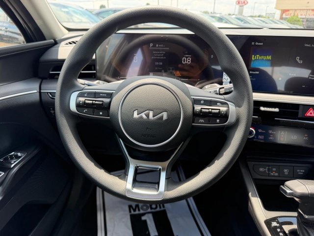 New 2026 Kia K5 LXS FWD image 9