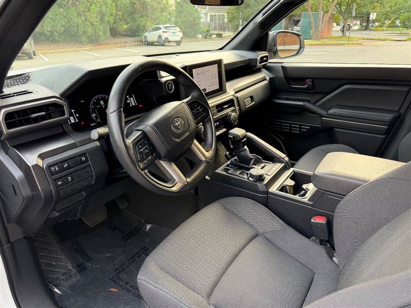Used 2025 Toyota 4Runner SR5 AWD/4WD image 37