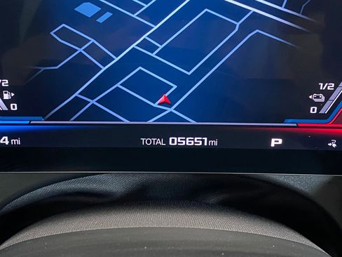 Used 2026 BMW M5 w/ Executive Package image 29