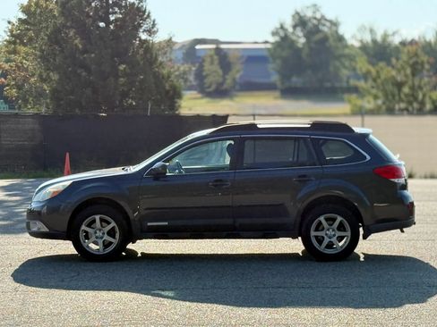 Used 2012 Subaru Outback 2.5i Limited AWD/4WD image 8