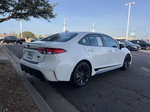 Used 2024 Toyota Corolla SE image 7