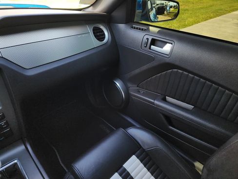 Used 2010 Ford Mustang Shelby GT500 RWD image 20