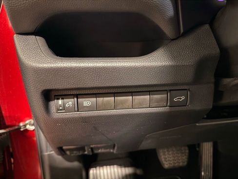 Used 2023 Toyota RAV4 XLE w/ Convenience Package FWD image 15
