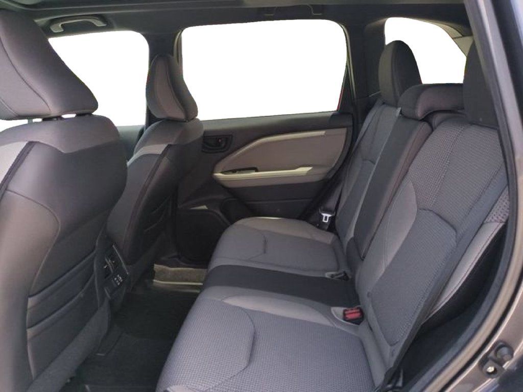 Used 2026 Subaru Forester Premium AWD/4WD image 14