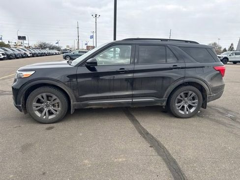 Used 2022 Ford Explorer XLT w/ Equipment Group 202A AWD/4WD image 7