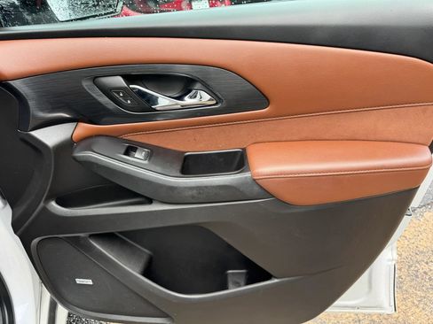 Used 2020 Chevrolet Traverse High Country FWD image 33