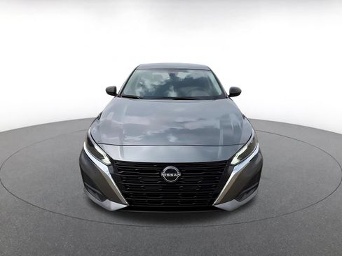 Used 2025 Nissan Altima 2.5 SV FWD image 4