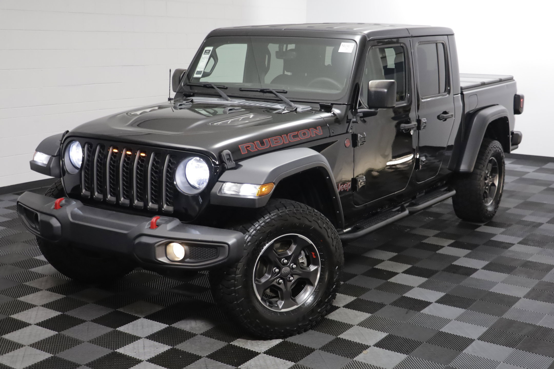 Used 2023 Jeep Gladiator Rubicon w/ Cold Weather Group AWD/4WD image 2