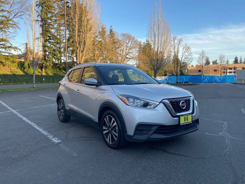 Used 2020 Nissan Kicks SV FWD image 7