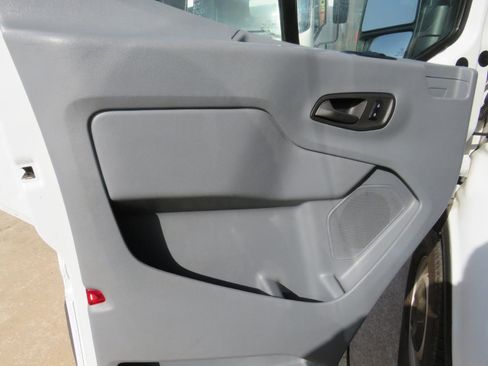 Used 2017 Ford Transit 250 130 Low Roof RWD image 9