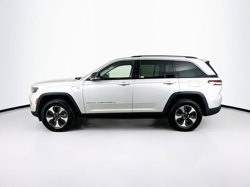 Used 2022 Jeep Grand Cherokee Limited 4xe w/ Luxury Tech Group II AWD/4WD image 4
