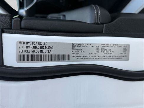 Certified 2024 Jeep Grand Cherokee Altitude AWD/4WD image 13