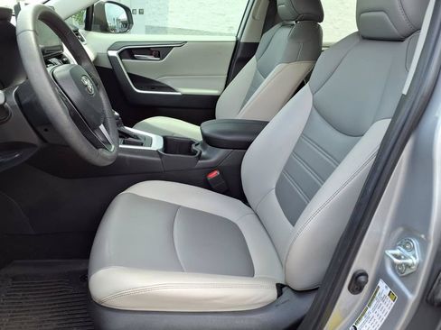 Used 2023 Toyota RAV4 XLE Premium FWD image 25