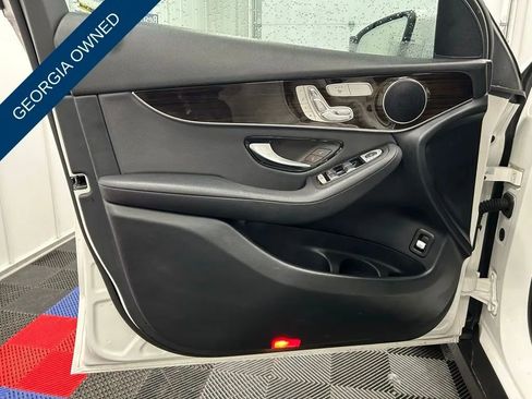 Used 2020 Mercedes-Benz GLC 300 4MATIC image 8