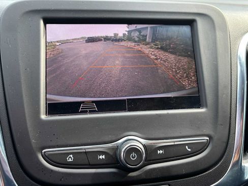 Used 2023 Chevrolet Equinox LT AWD/4WD image 32