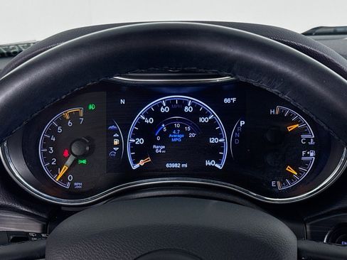 Used 2019 Jeep Grand Cherokee Limited image 18