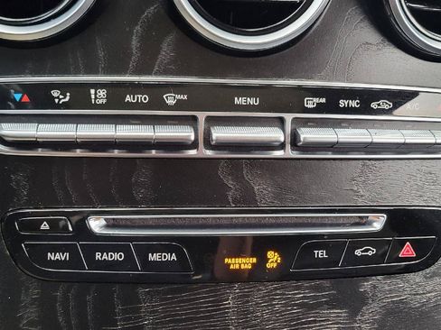 Used 2019 Mercedes-Benz GLC 300 w/ Premium Package image 20