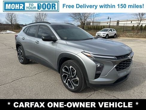 Used 2025 Chevrolet Trax RS w/ Sunroof Package image 3