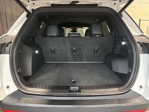 Used 2025 Chevrolet Equinox LT w/ Convenience Package II image 30