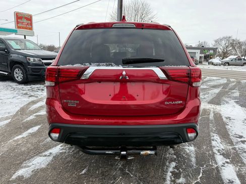 Used 2019 Mitsubishi Outlander LE image 4