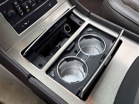 Used 2010 Cadillac Escalade ESV Platinum image 10