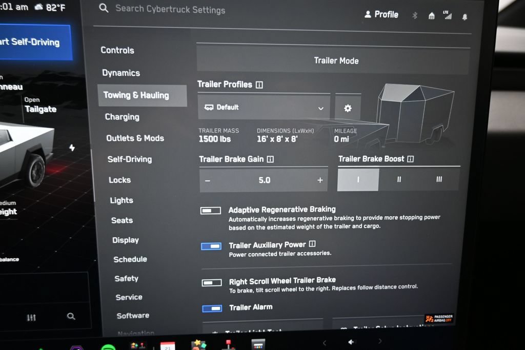 Used 2025 Tesla Cybertruck AWD Crew Cab image 23