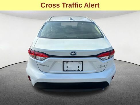 Used 2024 Toyota Corolla LE w/ LE Convenience Package FWD image 9