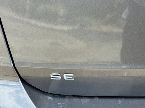 Used 2022 Volkswagen Taos SE FWD image 25