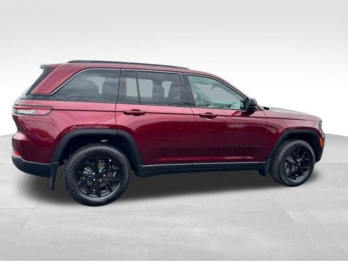 New 2026 Jeep Grand Cherokee Altitude AWD/4WD image 7