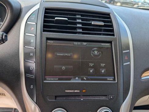 Used 2015 Lincoln MKC FWD w/ Equipment Group 101A Select image 18