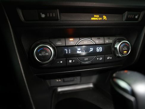 Used 2017 MAZDA MAZDA3 Grand Touring image 21