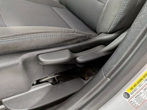 Used 2017 Chevrolet Cruze LT image 13