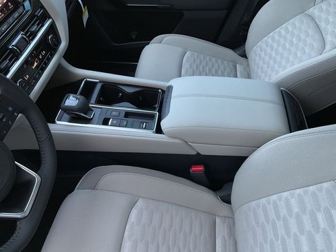 New 2025 Nissan Pathfinder SV image 33