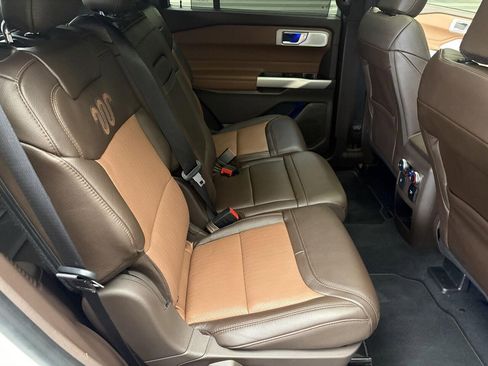 Used 2021 Ford Explorer King Ranch w/ Premium Technology Package AWD/4WD image 37