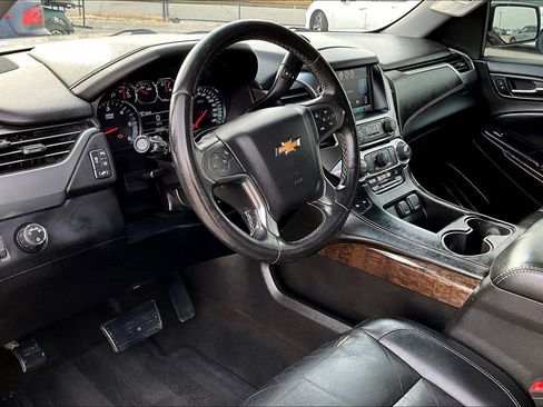 Used 2015 Chevrolet Suburban LT image 16
