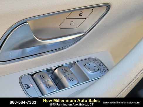 Used 2022 Mercedes-Benz GLE 350 4MATIC w/ 3rd Row Seat Package image 15