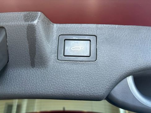 Used 2015 Kia Sorento SX image 16