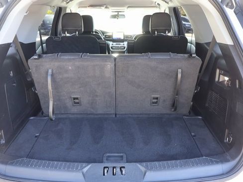 Used 2020 Ford Explorer XLT w/ Equipment Group 202A image 17