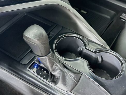 Used 2019 Toyota Camry LE FWD image 17