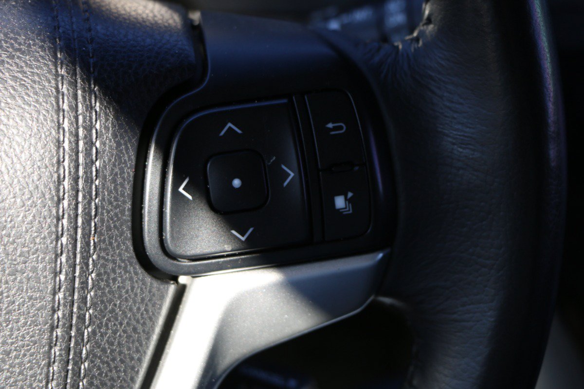 Used 2015 Toyota Sienna XLE w/ XLE Navigation Package FWD image 19