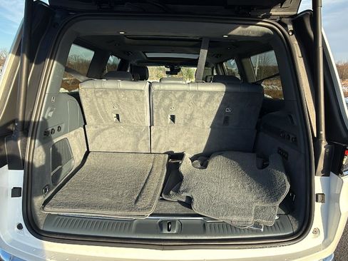 Used 2023 Jeep Grand Wagoneer Series II image 24