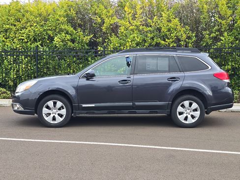 Used 2011 Subaru Outback 2.5i Limited image 7