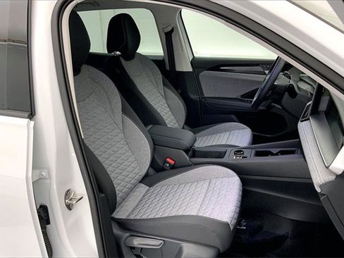 New 2026 Volkswagen Tiguan S image 9