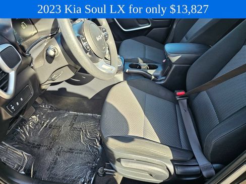 Used 2023 Kia Soul LX w/ LX Technology Package FWD image 22