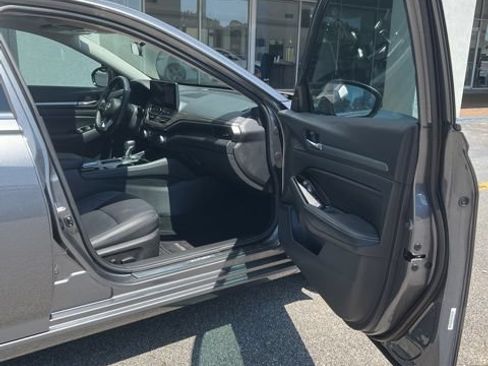 Used 2024 Nissan Altima 2.5 SL AWD/4WD image 16