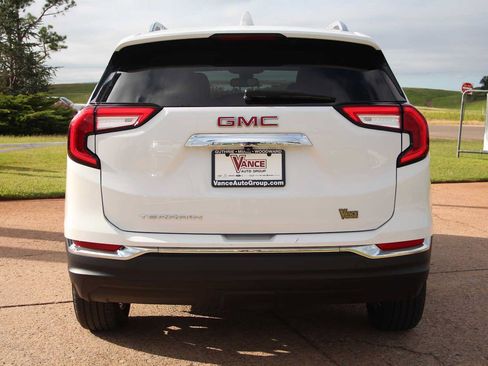 Used 2023 GMC Terrain SLT FWD image 9