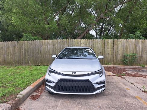 Used 2024 Toyota Corolla SE FWD image 2